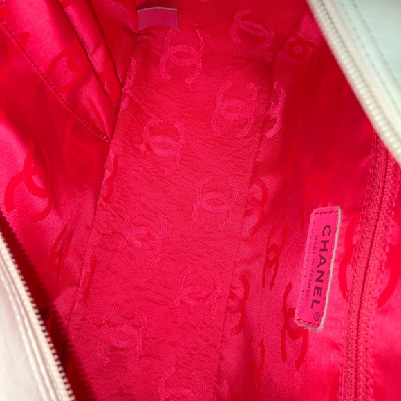 Authentic Chanel White Cambon Bowler Pochette Bag - Picture 10 of 15